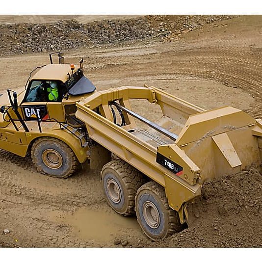 MKA Comex - Comércio Exterior (CAT 740B truck)